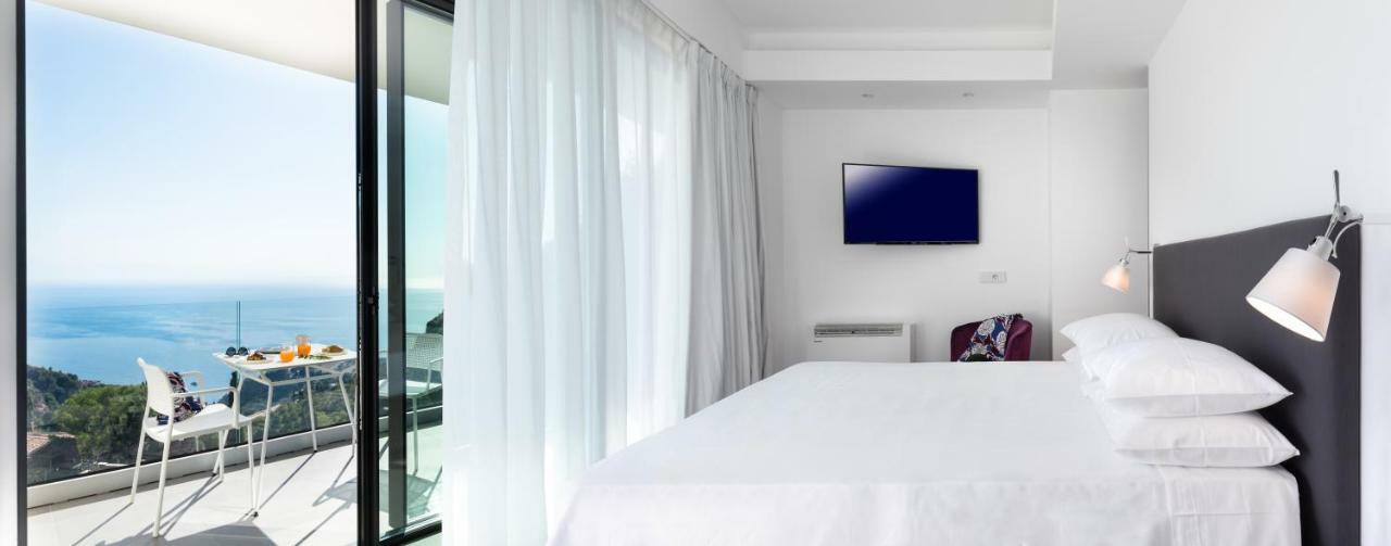 The View Luxury Apartments Таормина Екстериор снимка